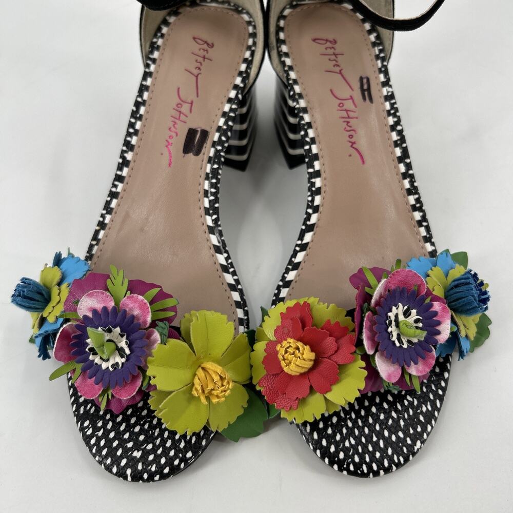 Betsey Johnson Sandals Womens Size 6 Flowers Ankle Strap Floral Summer